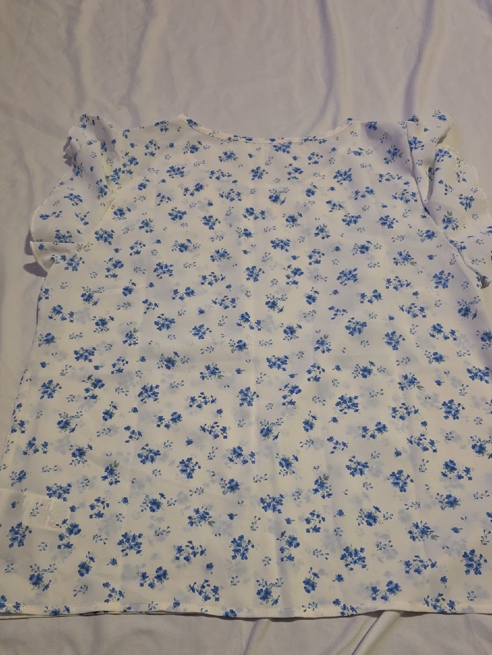 💥5 For $20 White & Blue Floral Ruffle Sleeve Top - Picture 9 of 9
